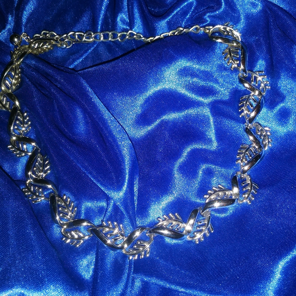 Vintage coro necklace